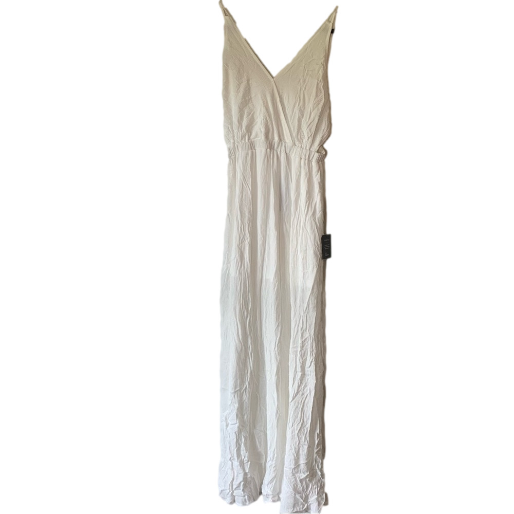 Lulu’s White Crepey Maxi Dress Open Back V-Neck Bridal Shower Wedding Small